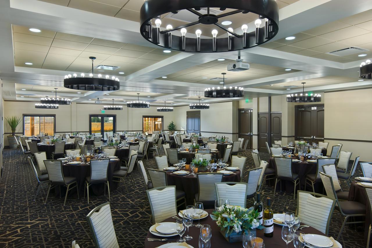 Oxford Suites Sonoma - Ронерт-Парк Номер фото